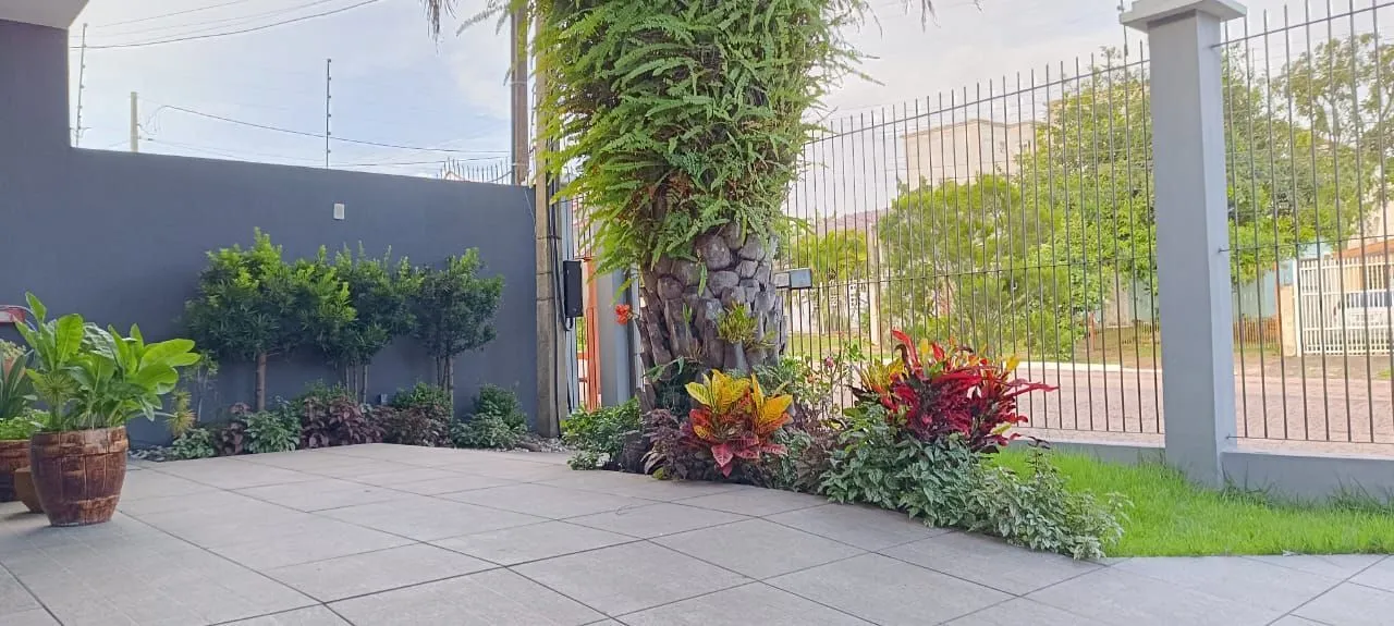Imagem Sobrado 233m² 05 dormitórios, 04 vagas, no Bairro Moinhos de Vento em Canoas