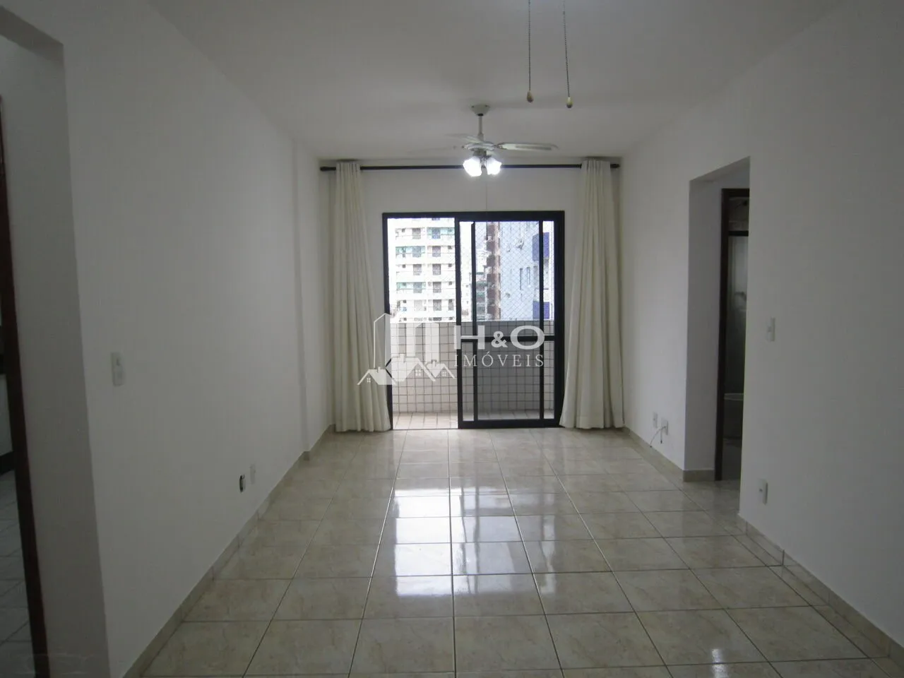 Imagem Apartamento à venda na Praia Grande - Bairro Guilhermina, a apenas 100 metros da praia!