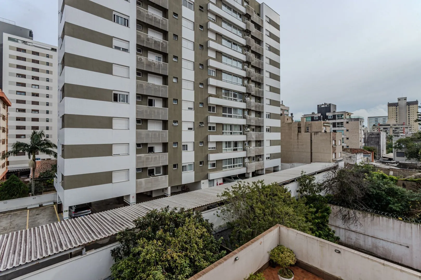 Imagem Apartamento no bairro Menino Deus de 4 dormitórios e vaga