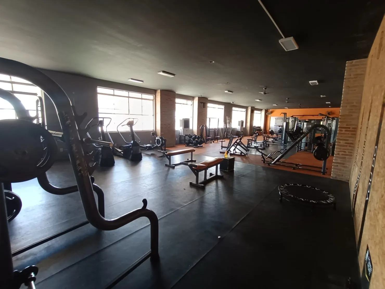 Imagem Prédio no Centro de Pinda - Ideal para Academia ou Centro Esportivo