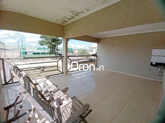 Imagem Sobrado à venda, 290 m² por R$ 750.000,00 - Parque Oeste Industrial - Goiânia/GO