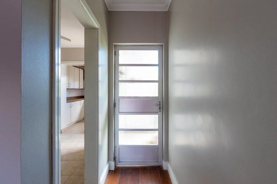 Imagem Casa para Venda - 202m², 3 dormitórios, sendo 1 suites, 2 vagas - Cristal