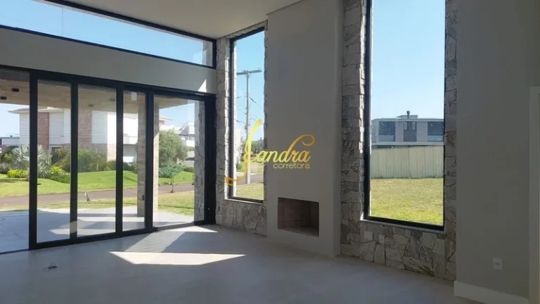 Imagem Casa térrea com 4 suítes e beira de lago