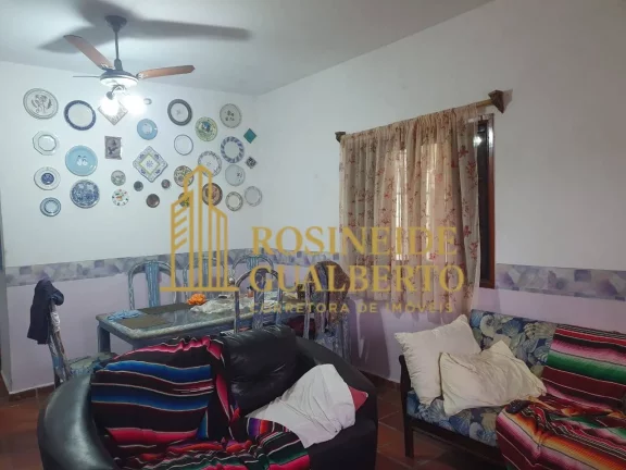 Imagem Casa à Venda na Praia das Palmeiras – Conforto, Praticidade bem localizada.