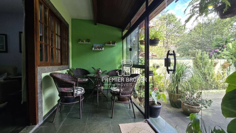 Foto do imóvel Casa à venda, 100 m² por R$ 360.000,00 - Albuquerque - Teresópolis/RJ