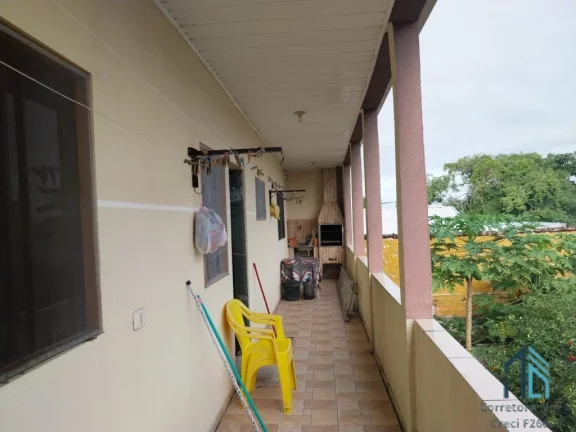 Imagem Sobrado a venda c0m 03 moradias, 09 quartos no Balneário Xangrila em Pontal do Parana PR