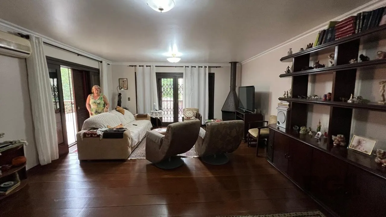 Imagem Apartamentos com 5 quartos, 2 suítes, 4 vagas de garagem, no bairro Santana, Porto Alegre/RS