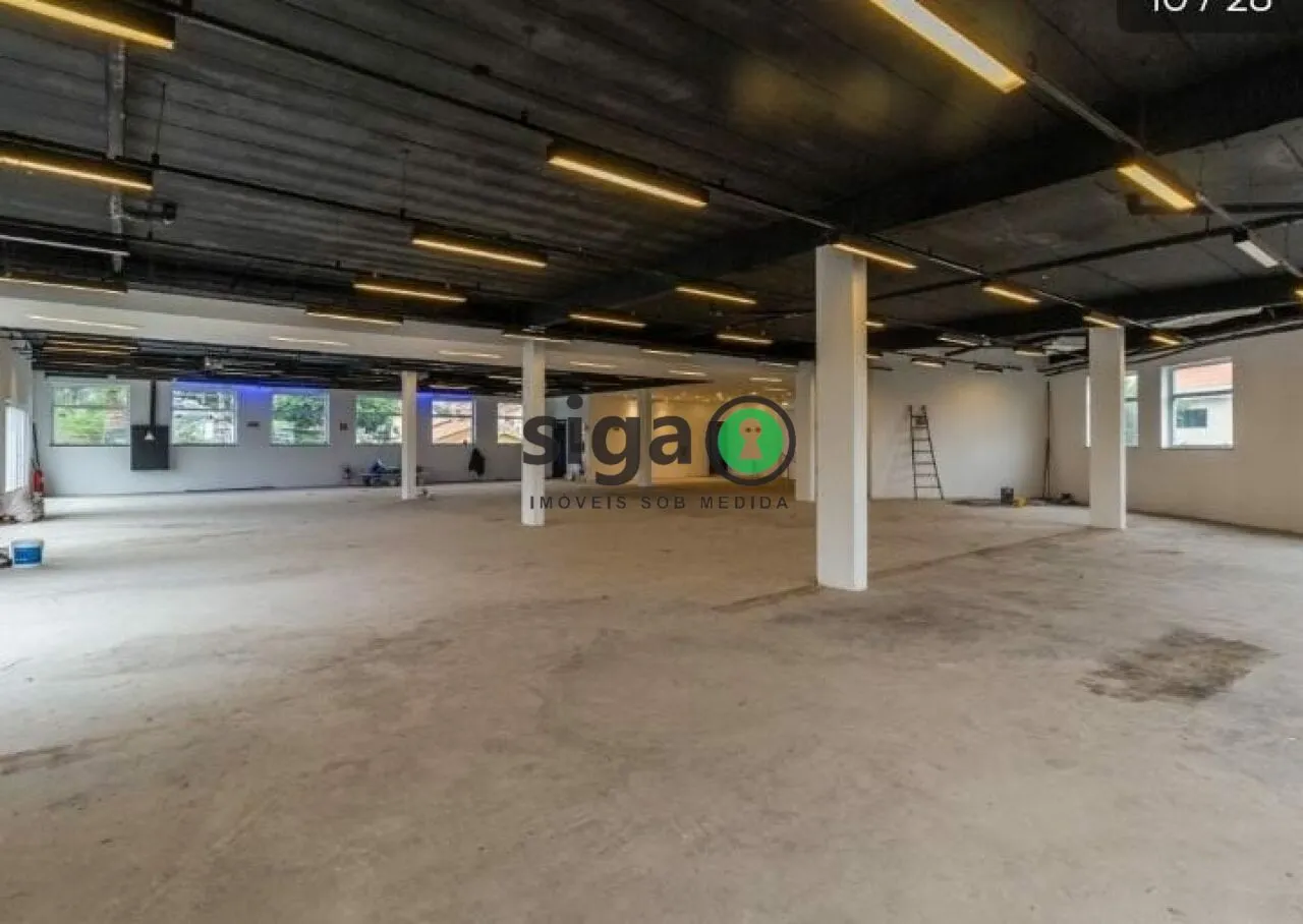 Imagem Sala/Salão Comercial no Piso Superior Área total: 724,32 m²