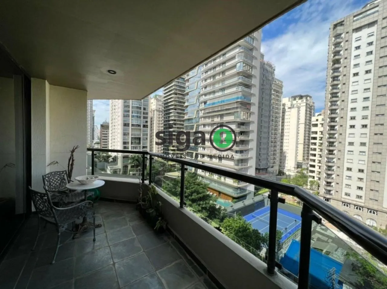 Imagem Sofisticação no Itaim 4 dorms - 220m2 com Vista Permanente para o Parque do Povo!