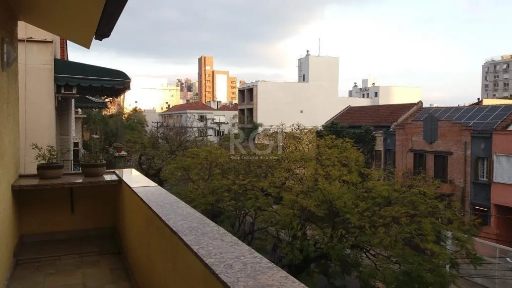 Casa para Venda - 300m², 5 dormitórios, sendo 1 suites, Bela Vista