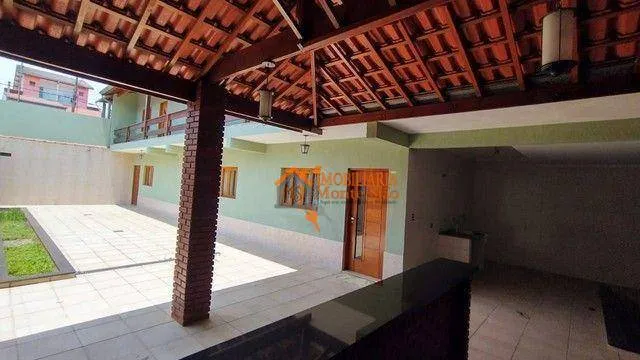 Foto do imóvel Sobrado com 3 dormitórios à venda, 250 m² por R$ 1.200.000,00 - Cidade Soberana - Guarulhos/SP