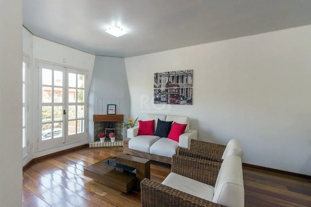 Imagem Casa Condominio para Venda - 297.63m², 4 dormitórios, sendo 1 suites, 2 vagas - Espirito Santo