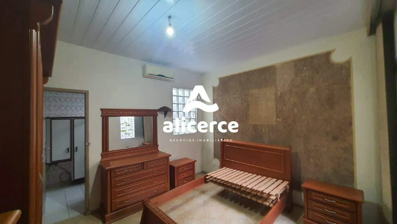 Imagem Casa à venda com 4 quartos 1 suíte, 356,47m² em Balneário Florianópolis