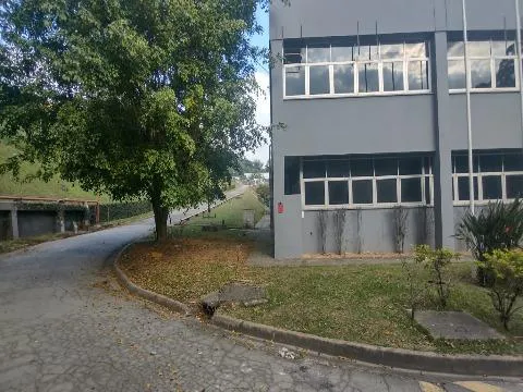 Imagem VENDA E LOCAÇÃO DE GALPÃO INDUSTRIAL EM GUARULHOS/SP, EXCELENTE OPORTUNIDADE com área total de 4.700m² e área construída de 3.500m². CONSULTE-NOS.