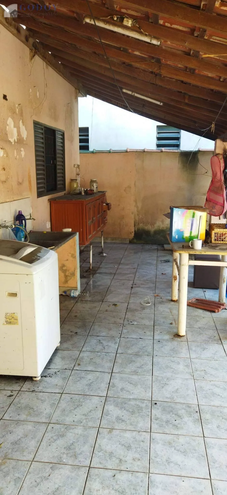 Imagem Casa para Reforma com 3 Quartos e Terreno de 270m²