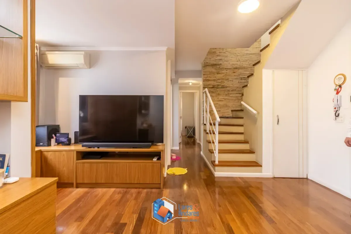 Foto do imóvel Cobertura para venda em Barra Funda com 3 quartos, sendo 1 suíte, 115m² em Rua Capistrano de Abreu