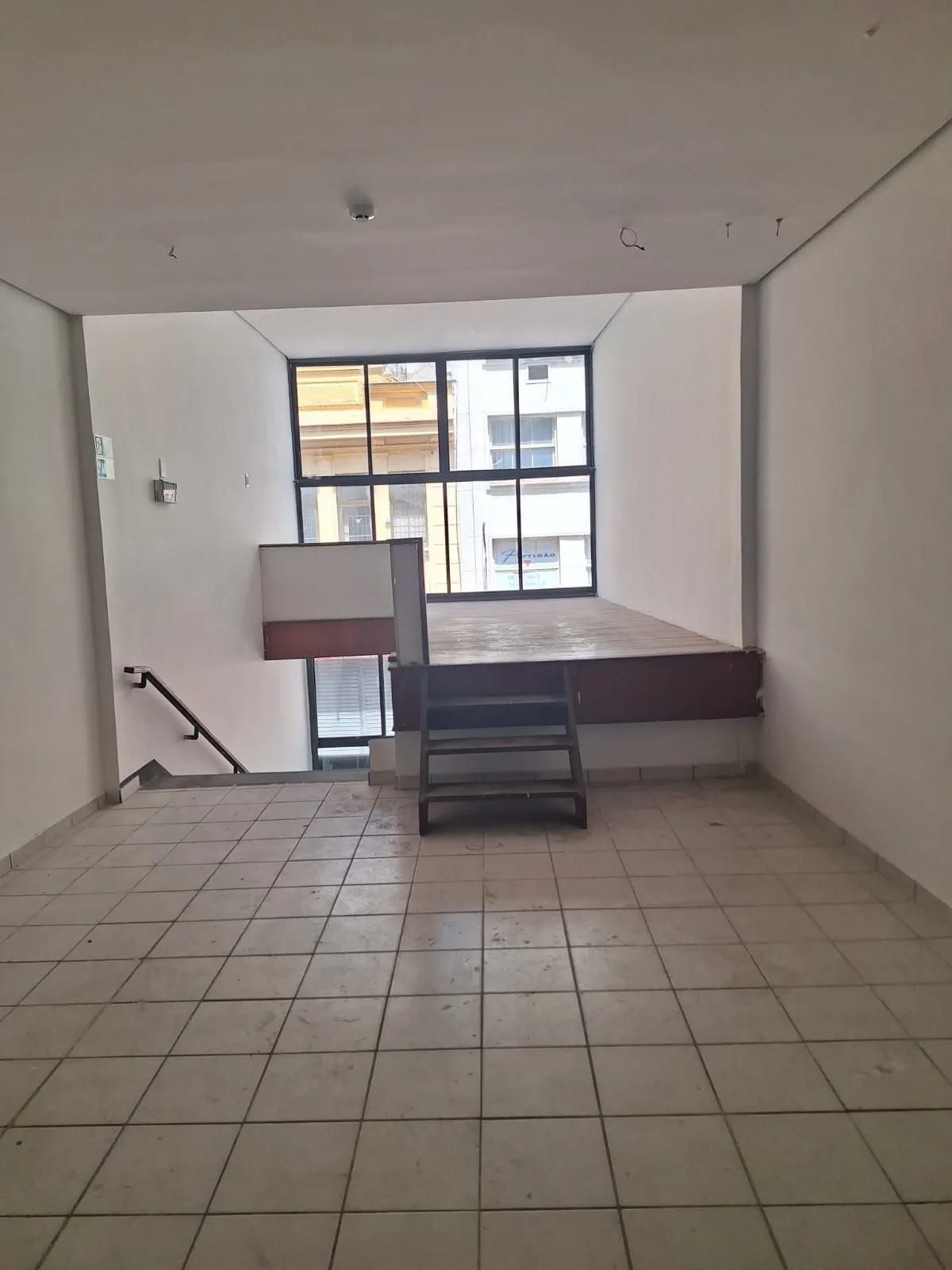 Imagem Prédio comercial com 3 andares