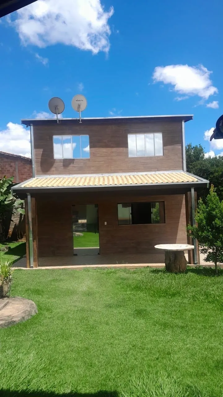 Imagem Chácara à venda com três construções no terreno sendo uma semi nova, Goiabal, Pindamonhangaba, SP
