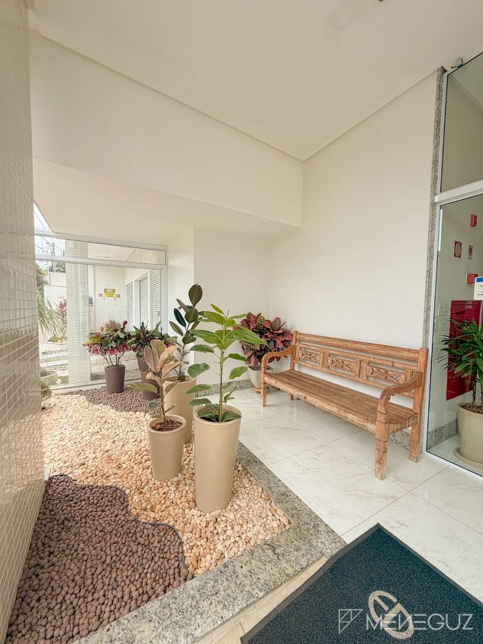 Imagem Apartamento quarto e sala a venda na Praia do Morro, em prédio novo, com lazer