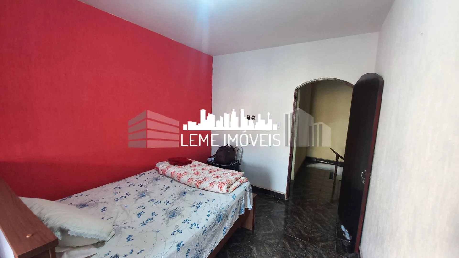 Imagem SOBRADO AMPLO ACEITA FINANCIAMENTO HABITACIONAL E UTILIZAÇÃO DO FGTS.