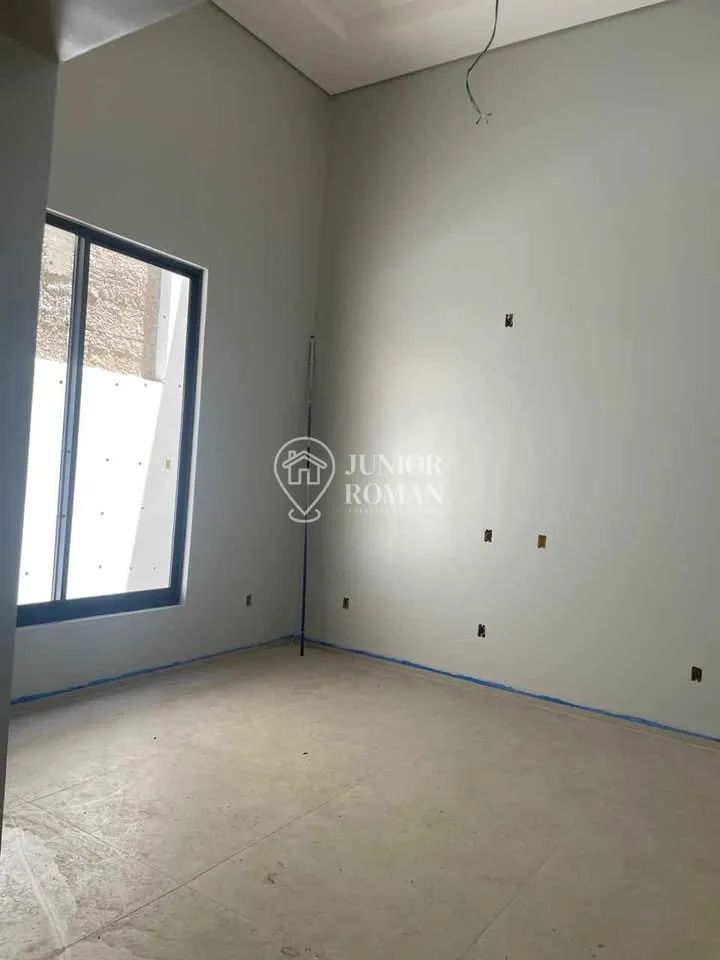 Imagem CASA ALTO PADRÃO COM 3 SUÍTES, 2 SALAS, PISCINA E GARAGEM PARA 2 CAMINHONETES - BAIRRO BANDEIRANTES - BARREIRAS/BA