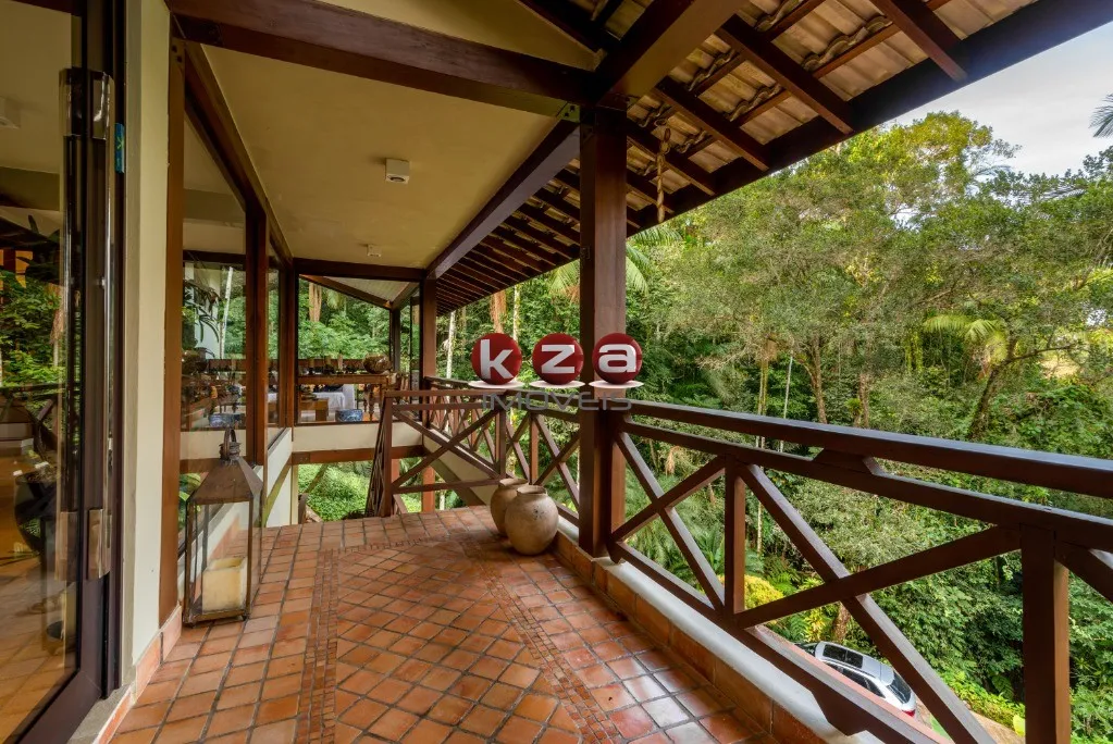 Imagem Casa de Luxo em Condomínio à Venda em Iporanga - Guarujá-SP: 7 Quartos, 7 Suítes, 3 Salas, 8 Banheiros, 4 Vagas, 338m².