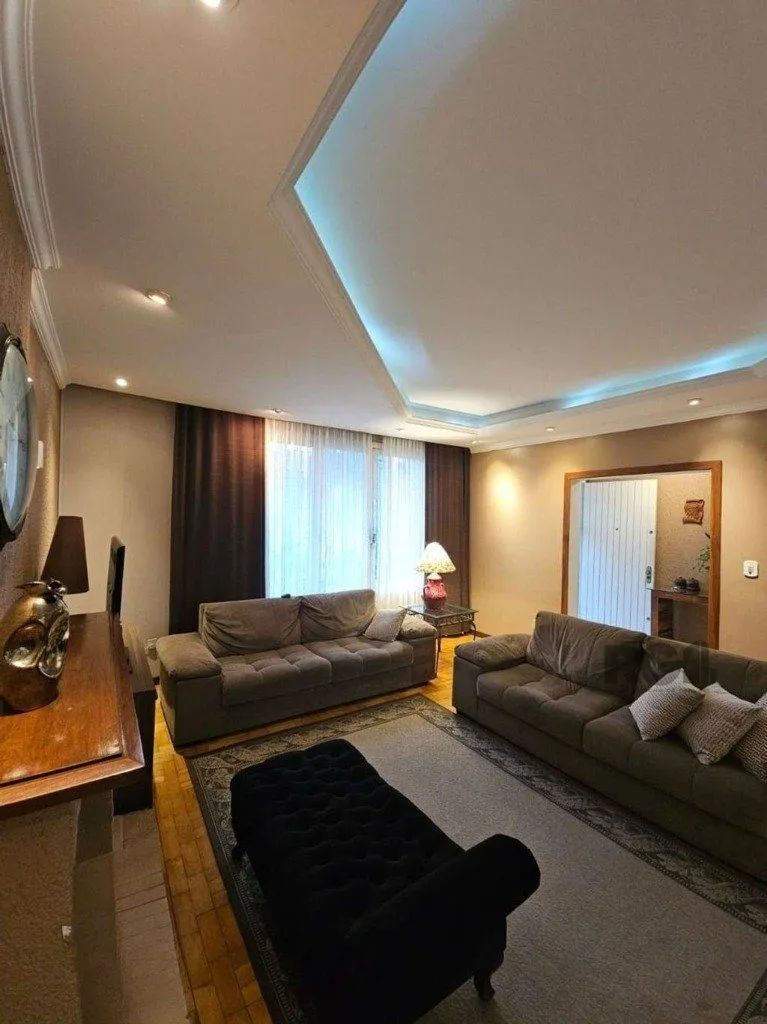 Imagem casa de 5 dormitórios no bairro Glória