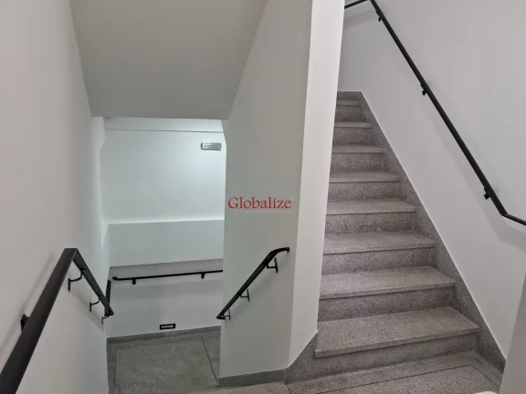 Imagem Escritório de Alto-Padrão mobiliado em Santos na Aparecida na avenida mais comercial do bairro à venda por R$ 375.000,00 ou locação R$ 4.000,00.