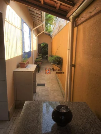 Imagem Casa com 3 dormitórios à venda, 180 m² por R$ 1.100.000 - Vila Guilhermina - Praia Grande/SP