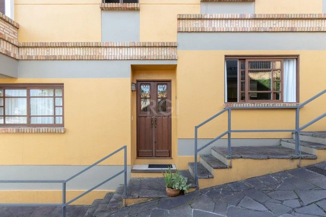 Imagem Casa Condominio para Venda - 210.69m², 3 dormitórios, sendo 2 suites, 4 vagas - Jardim Isabel