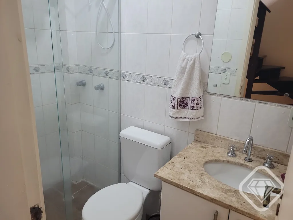 Imagem Casa em condomínio fechado, com ambientes acolhedores, excelente distribuição e infraestrutura co...