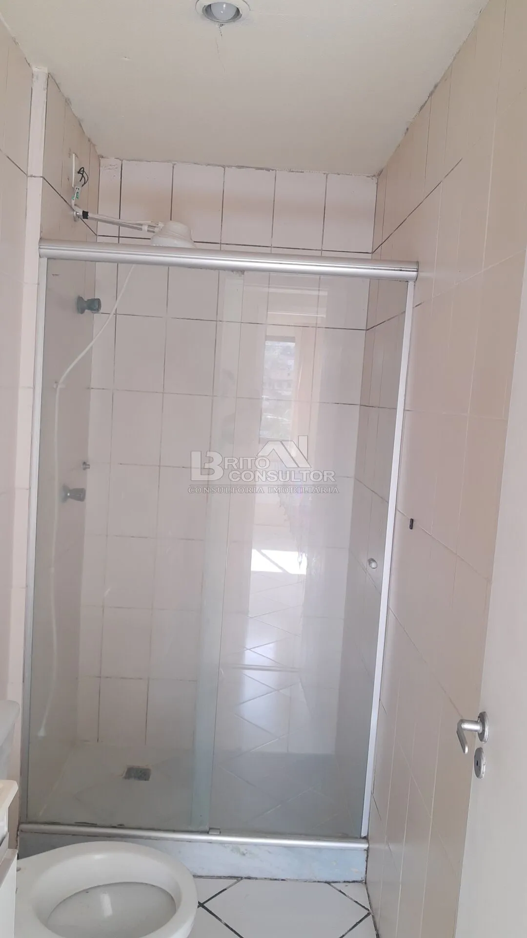 Imagem Vendo Apartamento com 2 Quartos, Varanda e Vaga, 60m² no Condomínio Central Park em Barro Vermelho, São Gonçalo/RJ