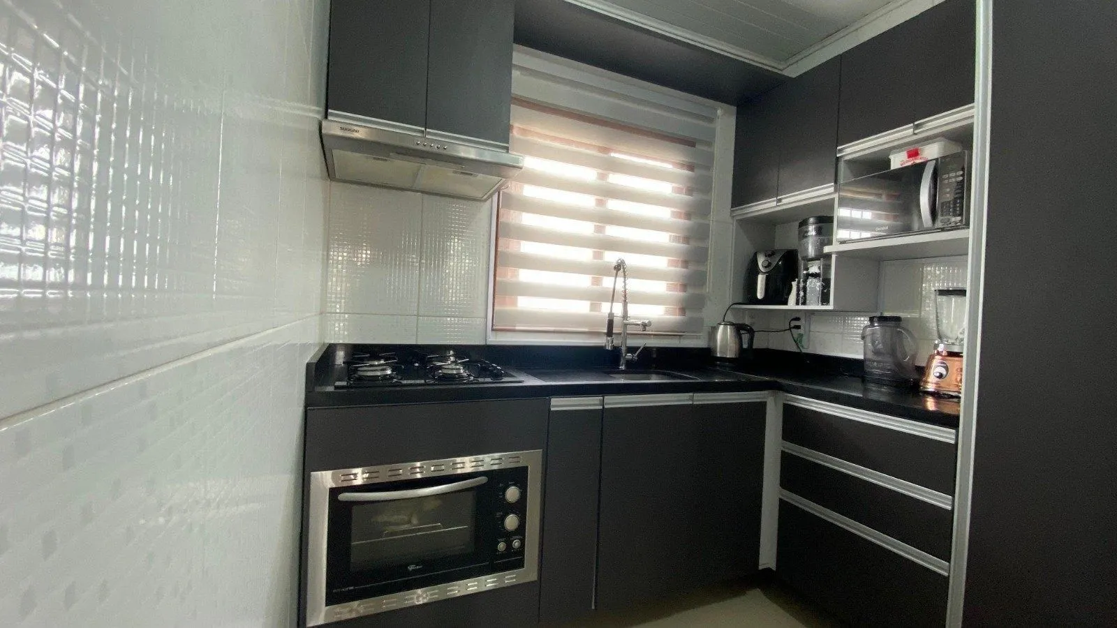 Imagem Casa térrea com 2 dormitórios, totalmente reformada.