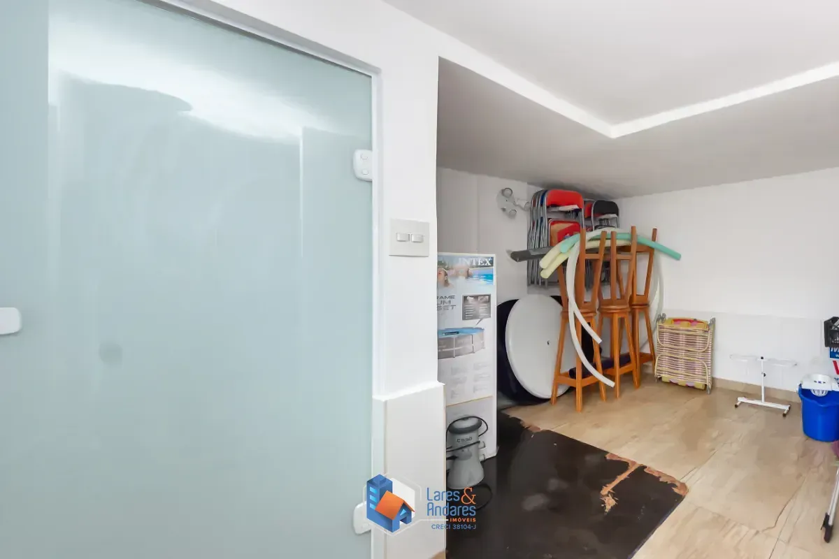 Imagem Casa para venda em Água Fria com 3 quartos, sendo 2 suítes, 219m²