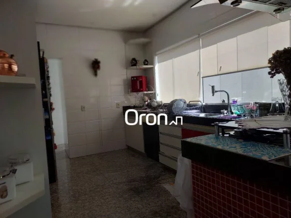Imagem Sobrado com 4 dormitórios à venda, 390 m² por R$ 2.000.000,00 - Setor Jaó - Goiânia/GO