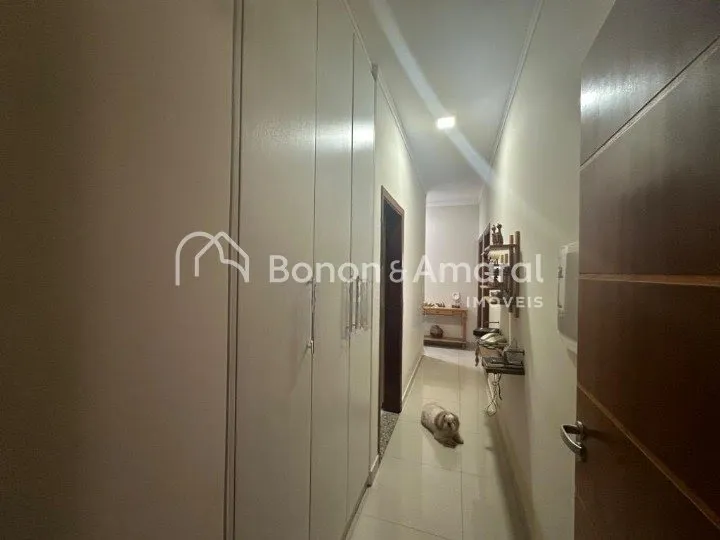 Imagem Casa com 196m² , 3 suítes, 5 banheiros, 4 vagas de garagem no Condomínio Campos do conde I Paulínia