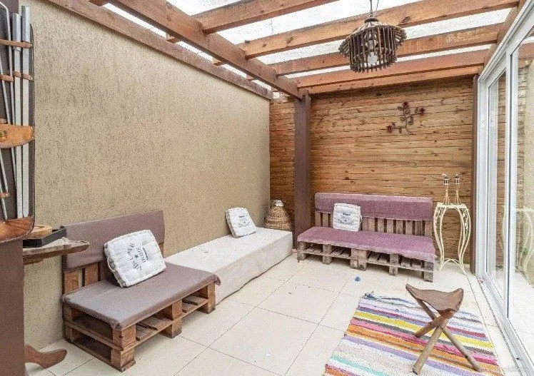 Imagem Casa de 3 dormitórios à venda em Ipanema, Porto Alegre.