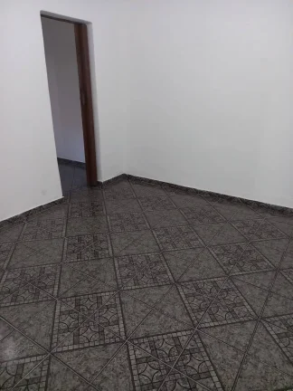 Imagem Sobrado Ótima Localização 125 m2 5 Dormitórios e 2 Vagas de Gargens