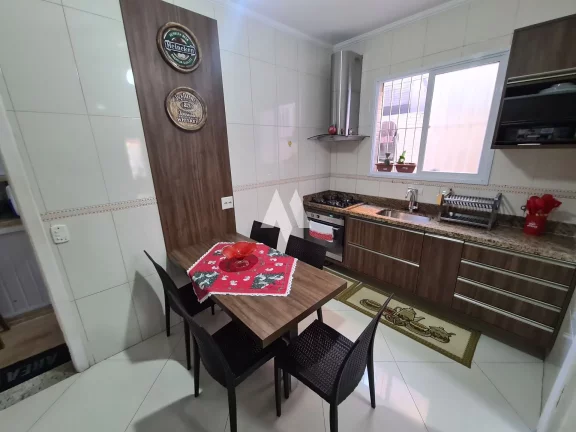 Imagem Casa Triplex no Marapé! Com 115m² e 3 quartos, sendo 1 suítes master com closet e 2 vagas!