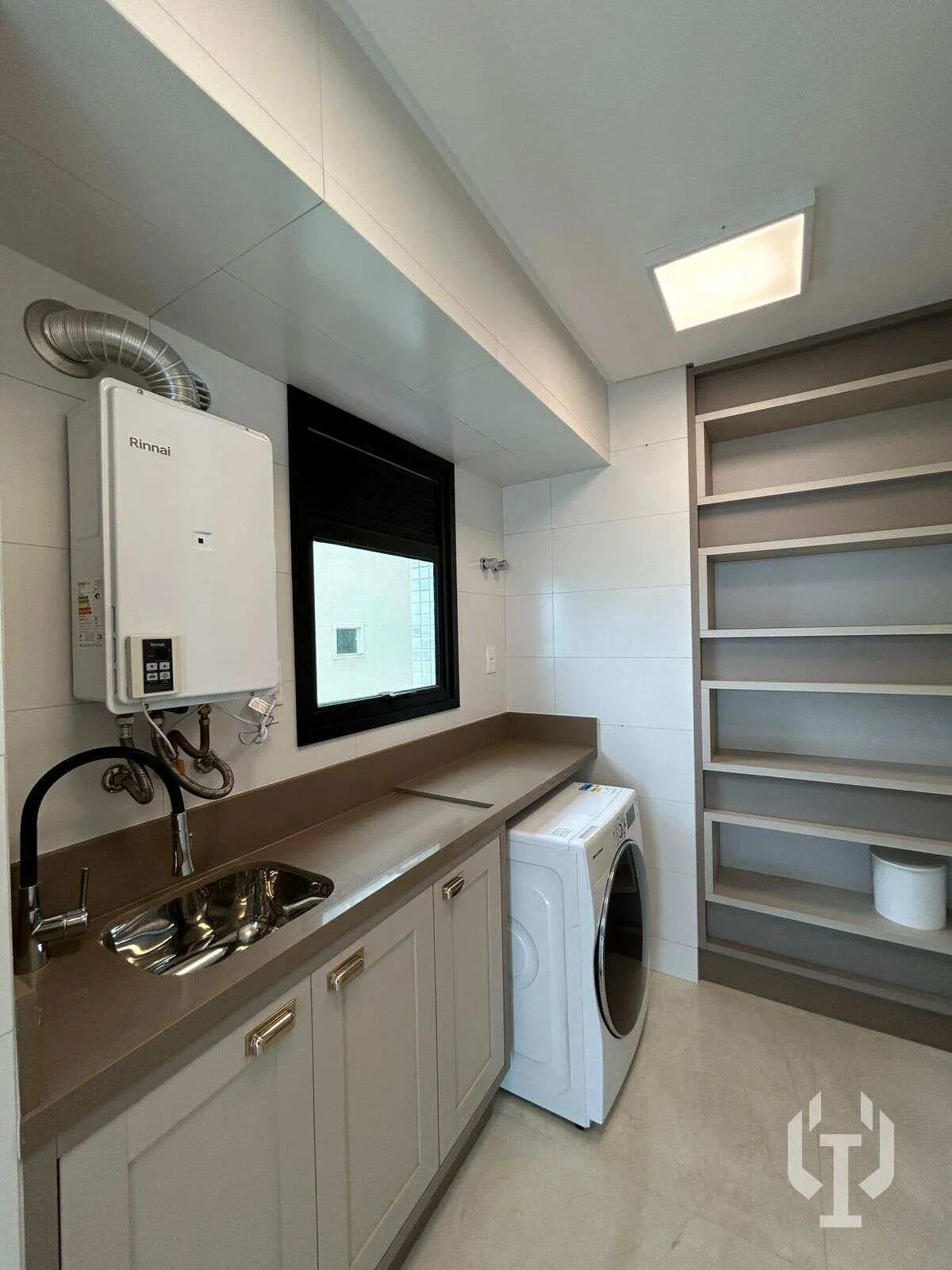 Imagem Apartamento à venda, no CARTIER em Itapema, Meia Praia, com 4 quartos, 180m2