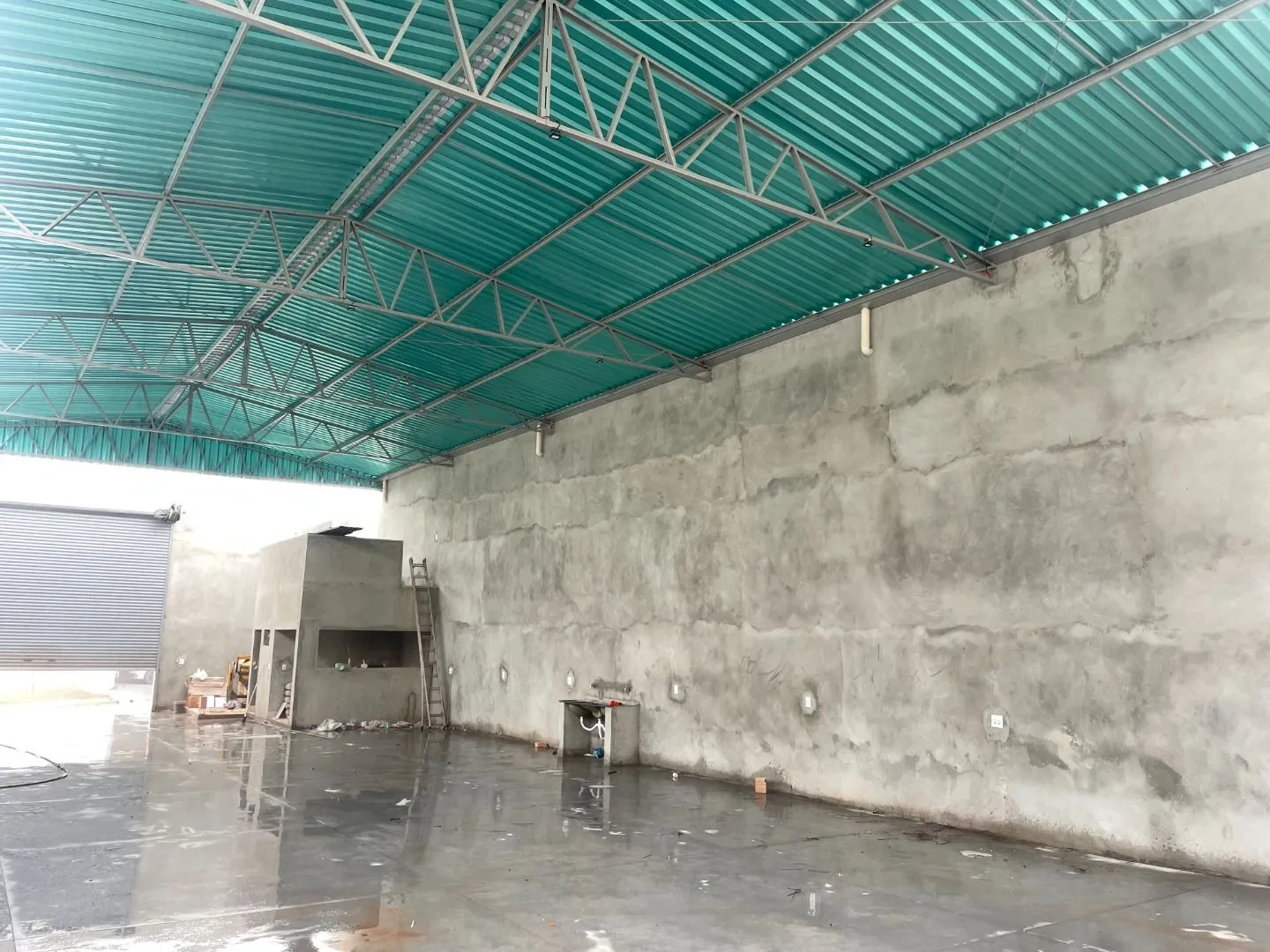 Imagem Barracão à venda, 335 m² por R$ 700.000,00 - Planalto - Patos de Minas/MG