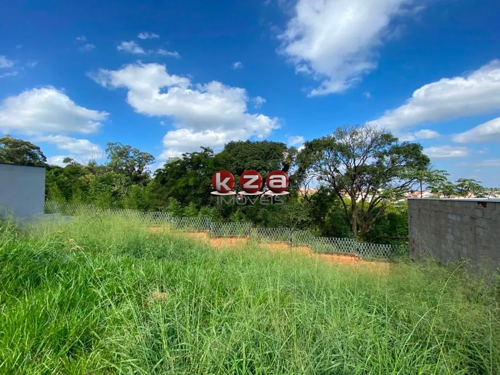 Imagem Terreno à Venda em Valinhos-SP Condomínio Bosque dos Cambarás 330m² de Área
