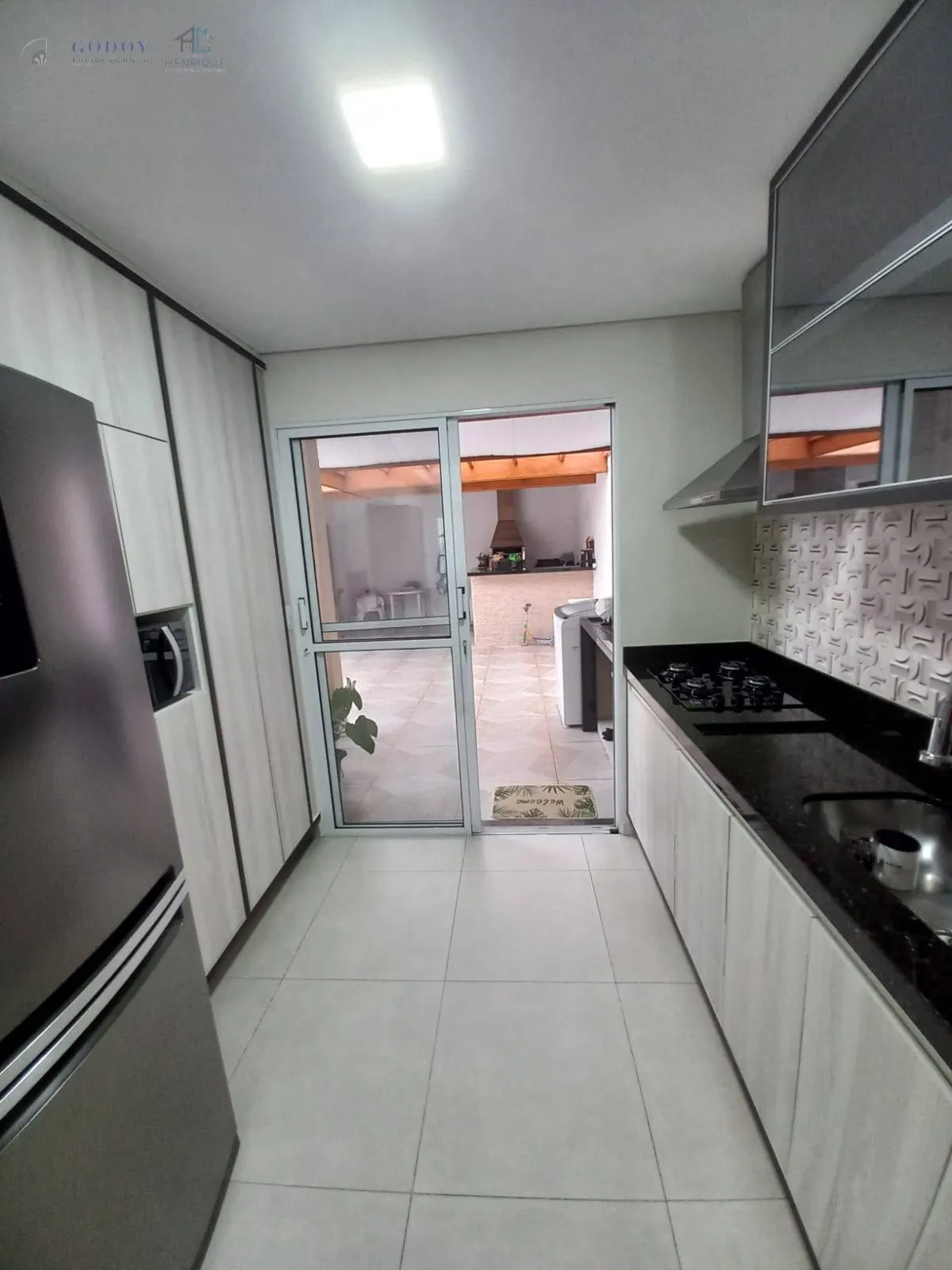 Imagem Casa Aconchegante em Condomínio Fechado com Área de Lazer