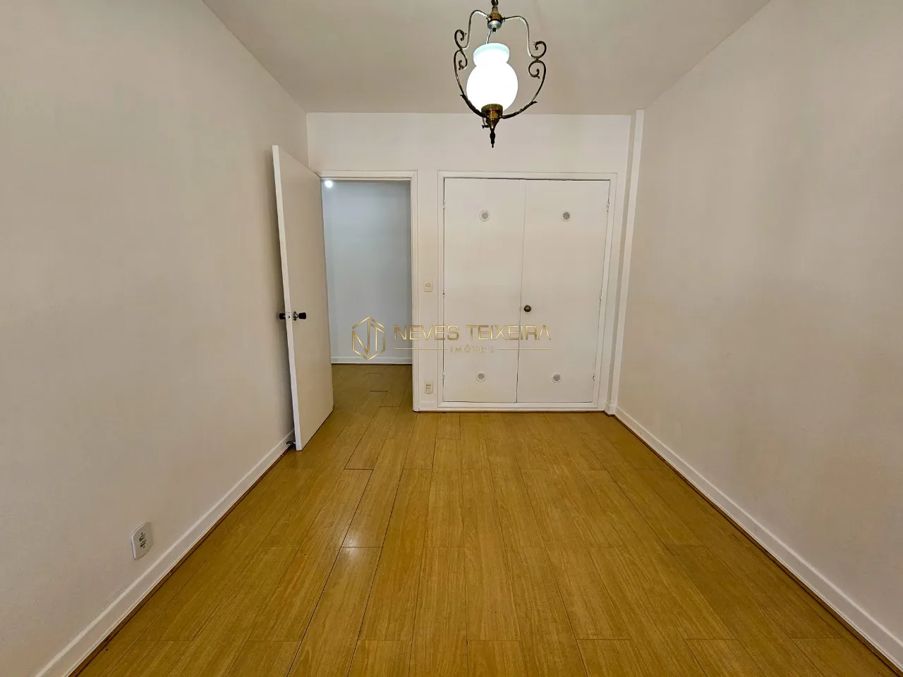 Imagem EXCELENTE APARTAMENTO COM VISTA LIVRE, NASCENTE, NA SQS 103 DA ASA SUL