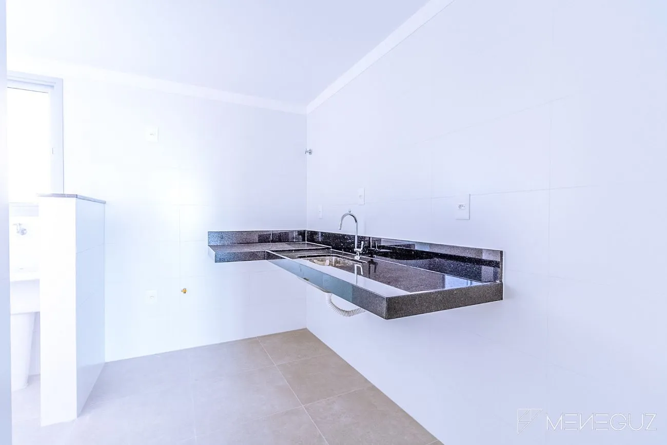 Imagem Apartamento 3 Quartos (3 Suíte) na Praia do Morro - Vista para o Mar e Lazer Completo na Cobertura