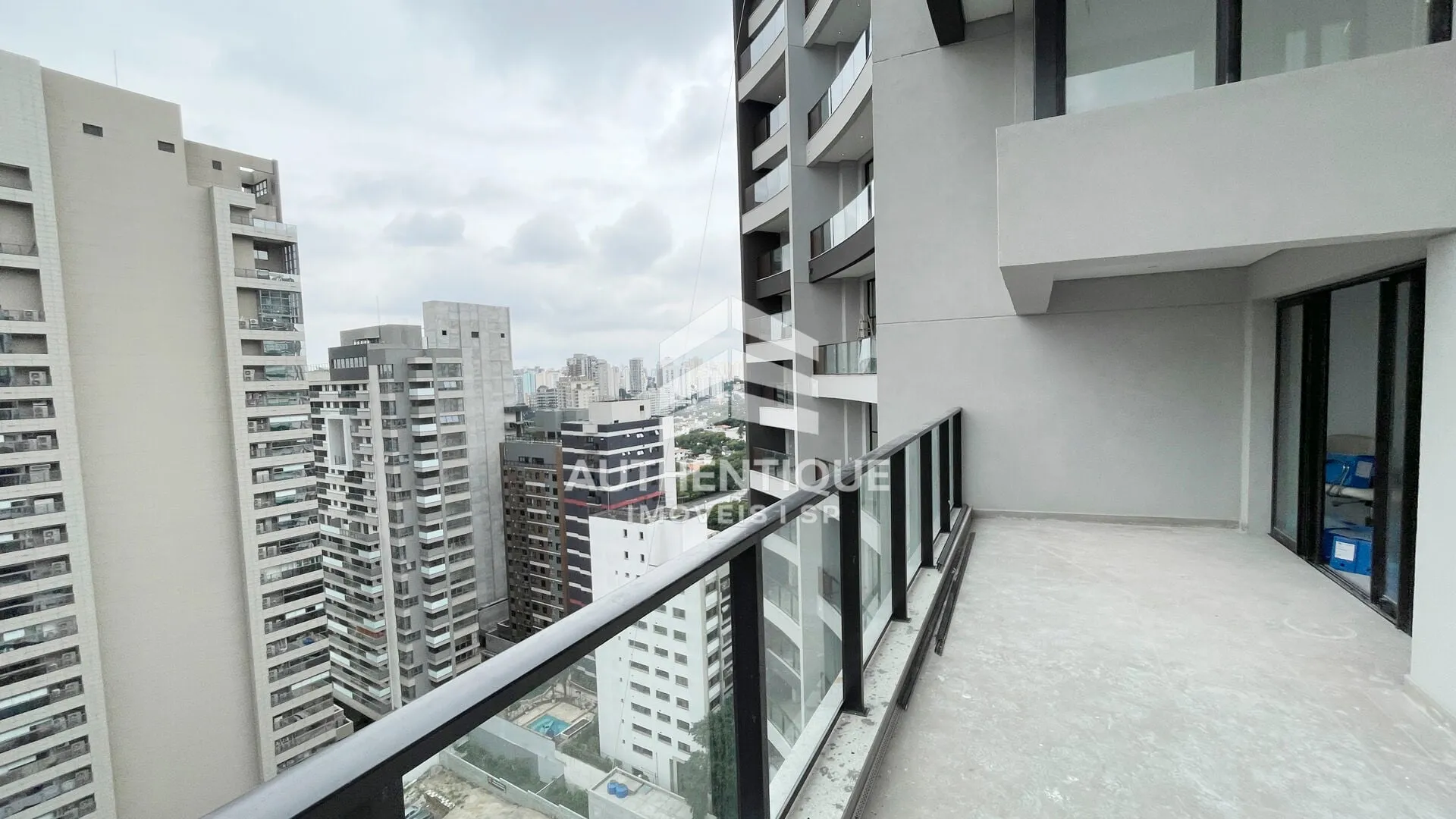 Imagem Window Moema - Apartamento Duplex em Moema à Venda