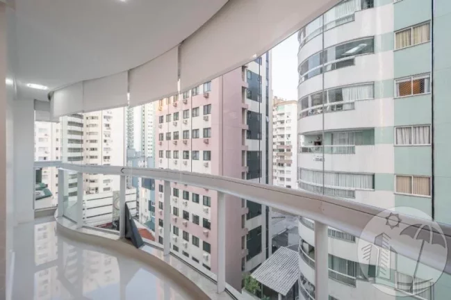 Imagem Apartamento Mobiliado e decorado 3 Suítes 4 vagas a 3 minutos a pé da praia