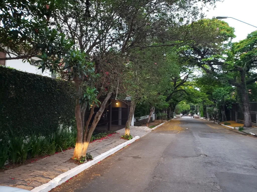 Imagem Imperdível casa à venda em São Paulo-SP, no Jardim das Bandeiras! 4 quartos, 2 suítes, 4 vagas de garagem e 300m² de área!