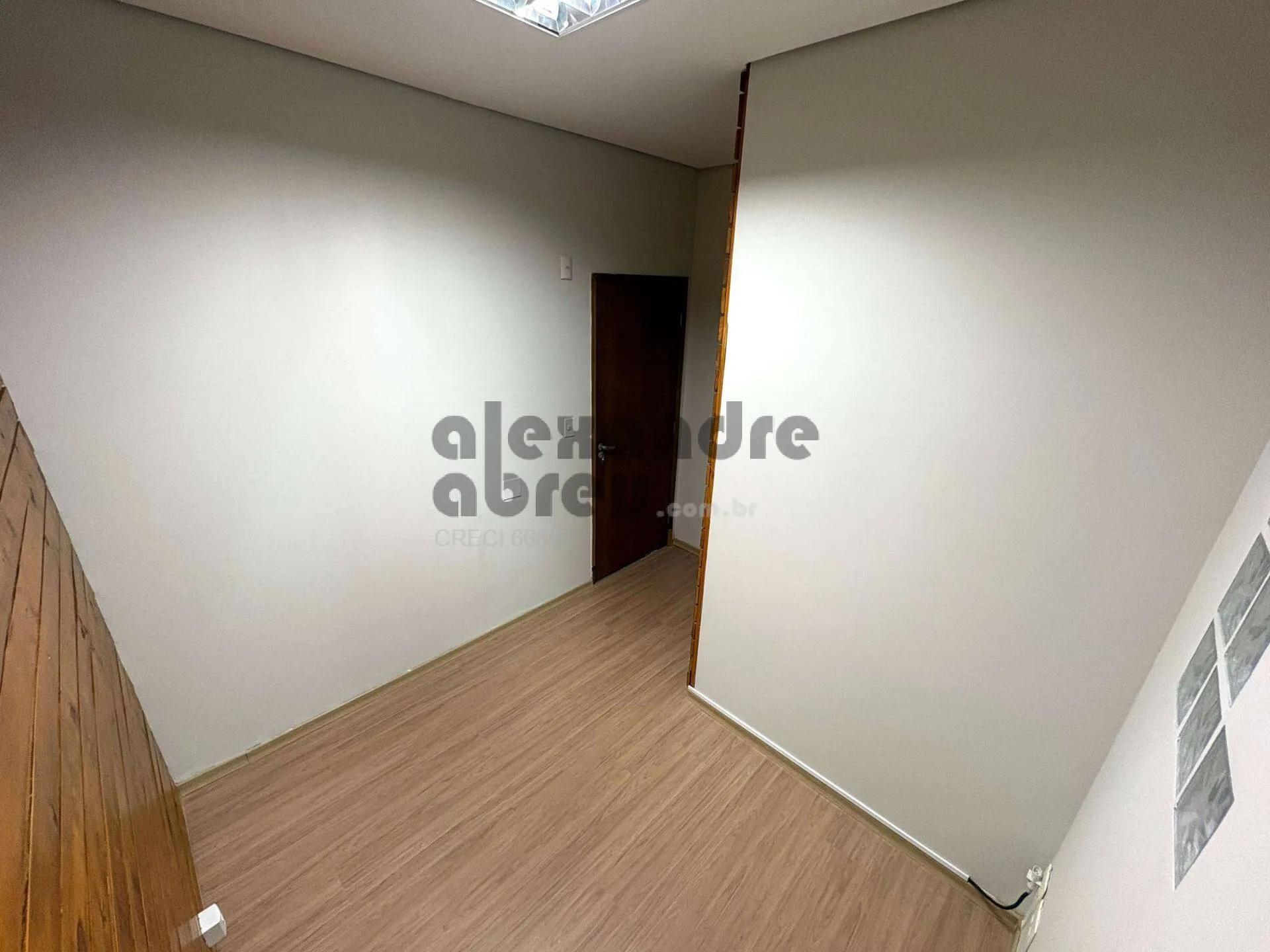 Imagem Aluga-se escritório comercial de 30 m² com 2 salas em Edifício no Morumbi