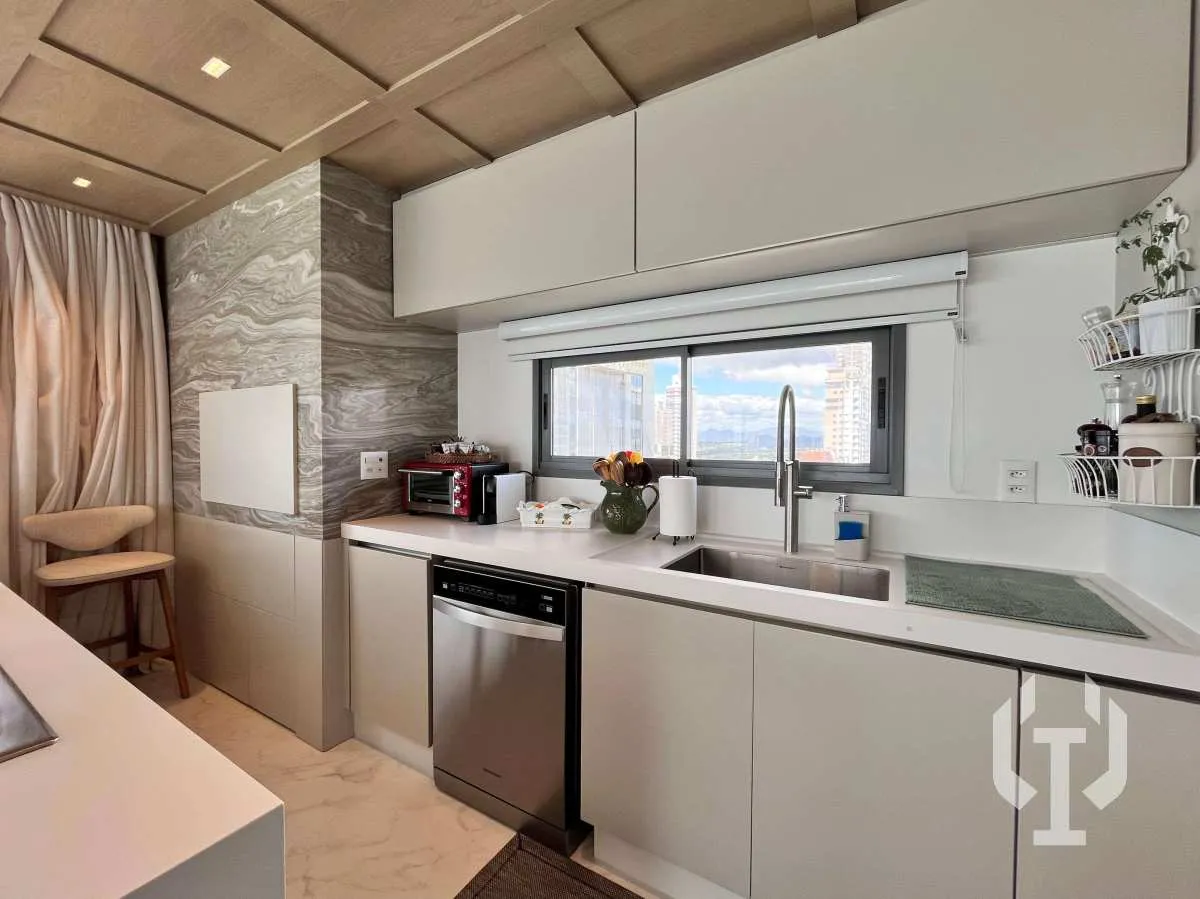 Imagem Apartamento Quadra Mar Pronto para Morar 4 Suítes em Meia Praia